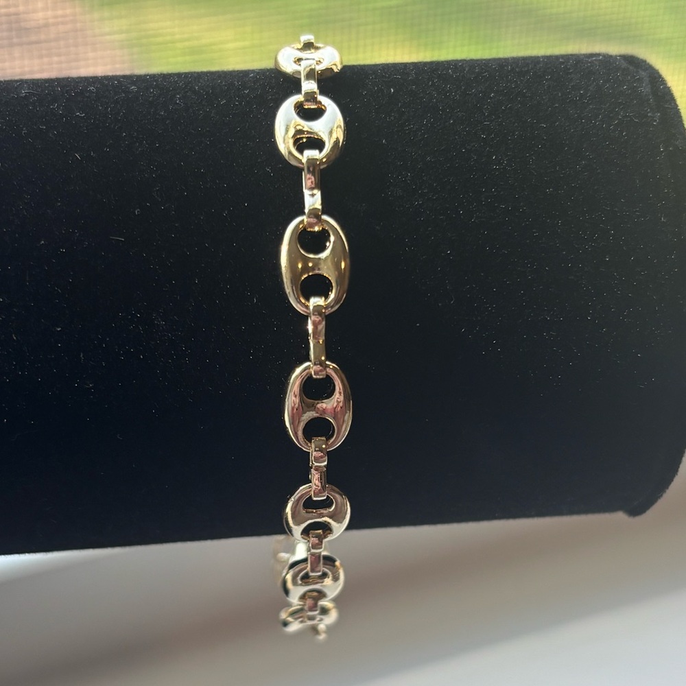 Gold Link Bracelet - Elegant Women’s Bracelet - Picture 3 of 9